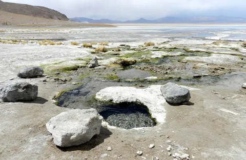 Termalna kupelj Polques uz Salar de Chalviri u Boliviji